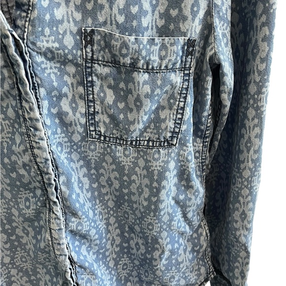 Holding Horses Anthropologie Button up top Sz 4 Denim/Chambray - Picture 12 of 15